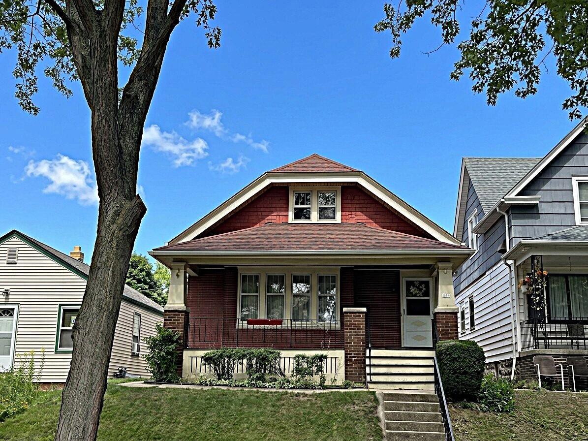 627 E Russell Ave, Milwaukee, WI 53207