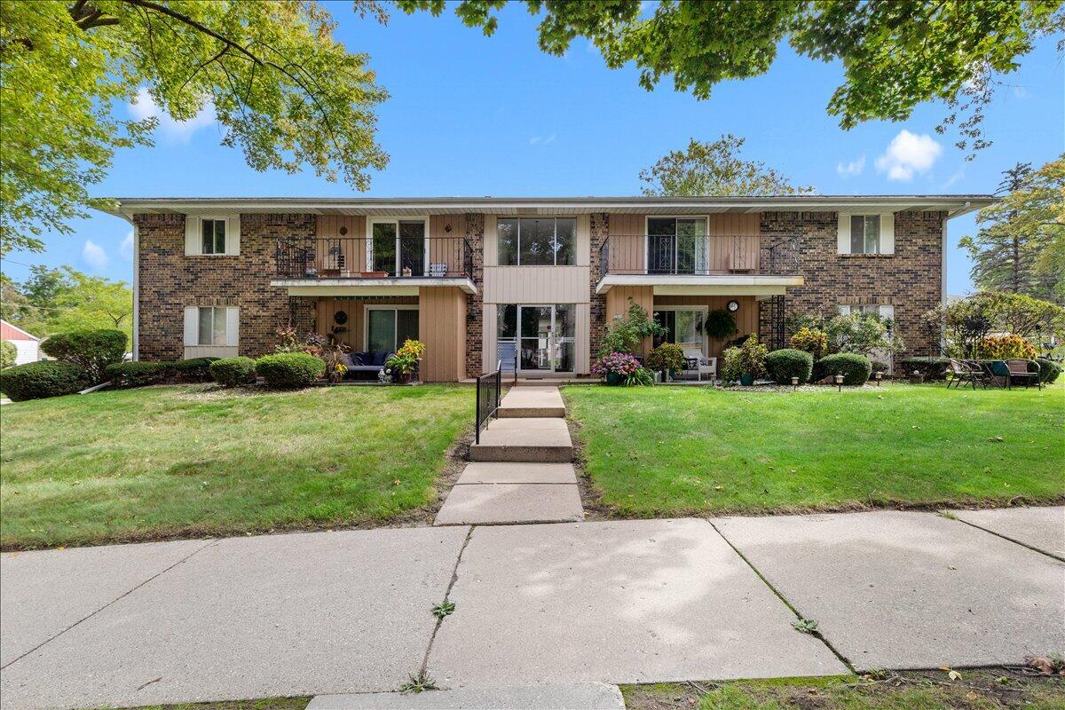 3408 S Taylor Ave #5, Milwaukee, WI 53207