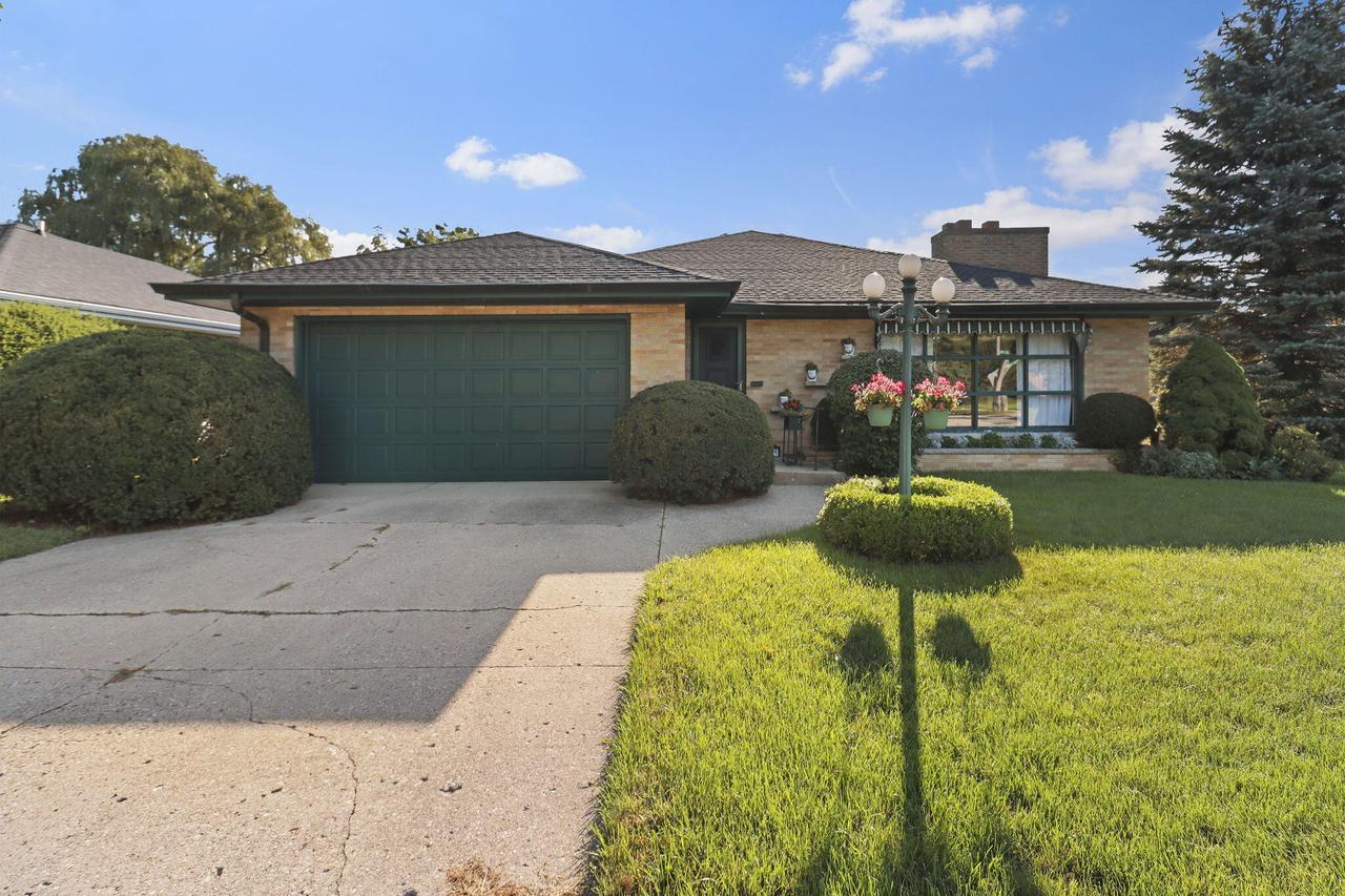 7769 3rd Ave, Kenosha, WI 53143