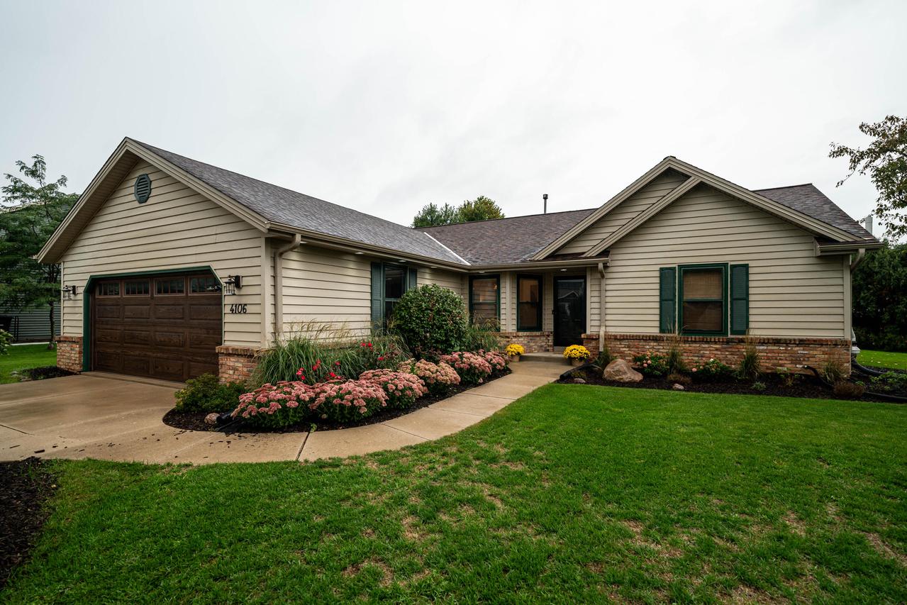 4106 W Southwood Dr, Franklin, WI 53132