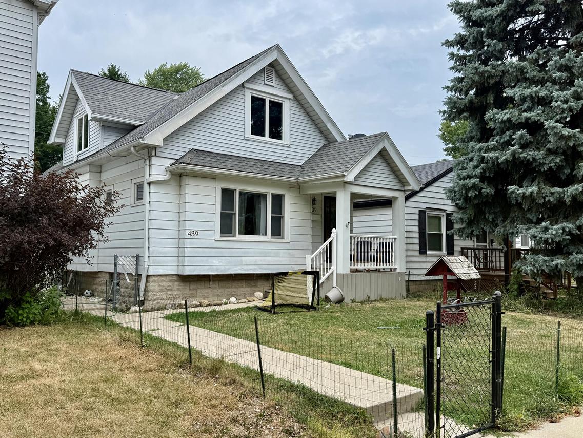 439 S 67th St, Milwaukee, WI 53214