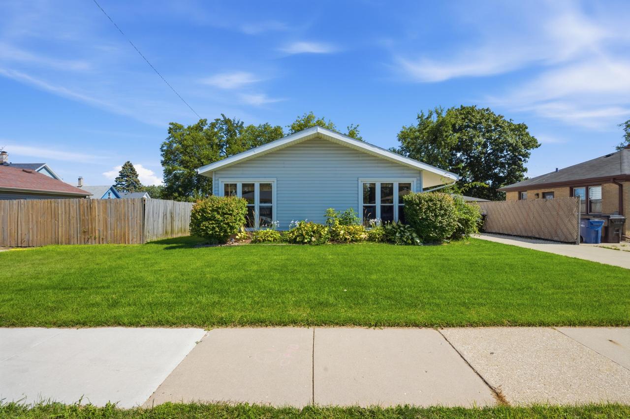 1315 Owen St, Racine, WI 53404