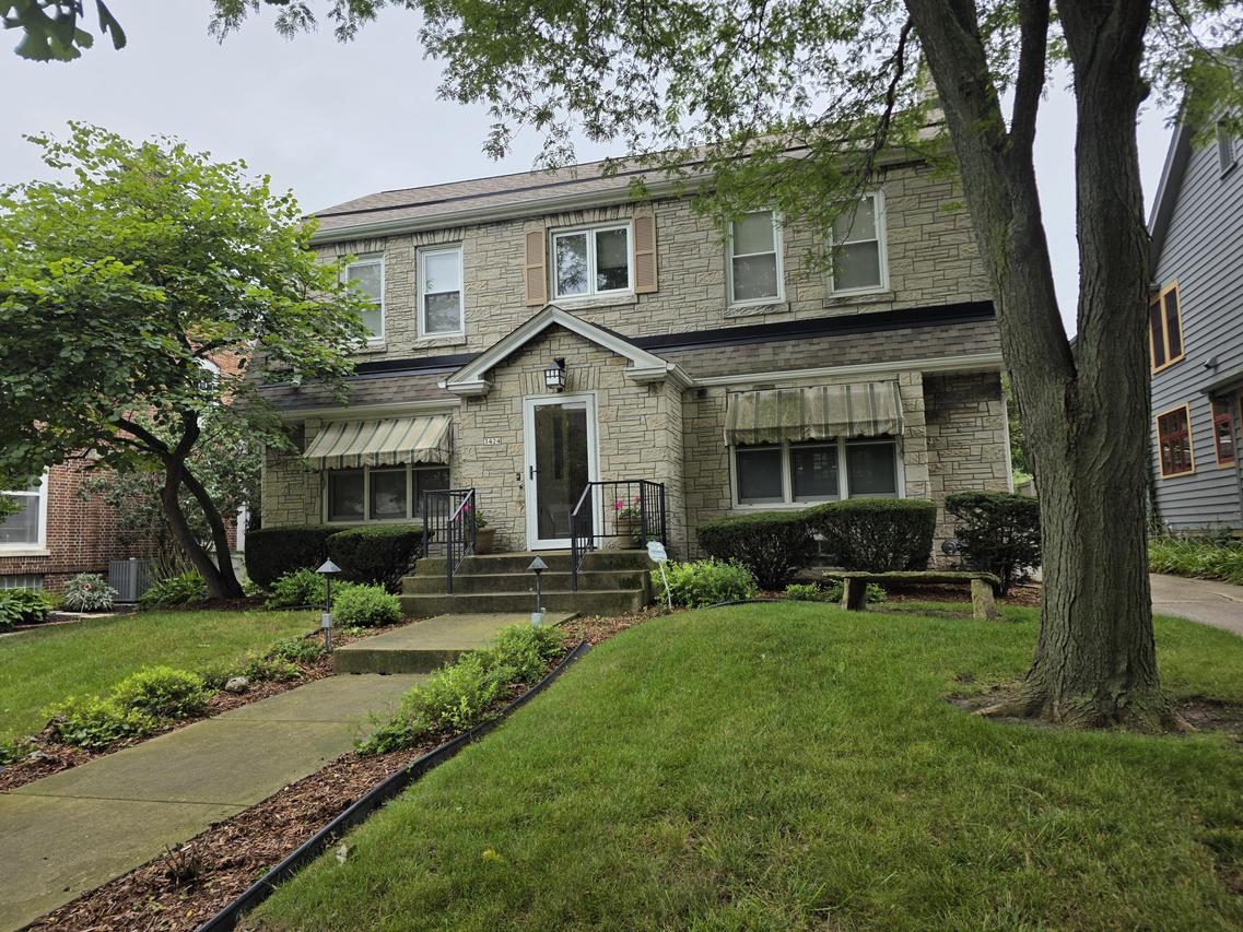 3424 N Summit Ave, Milwaukee, WI 53211