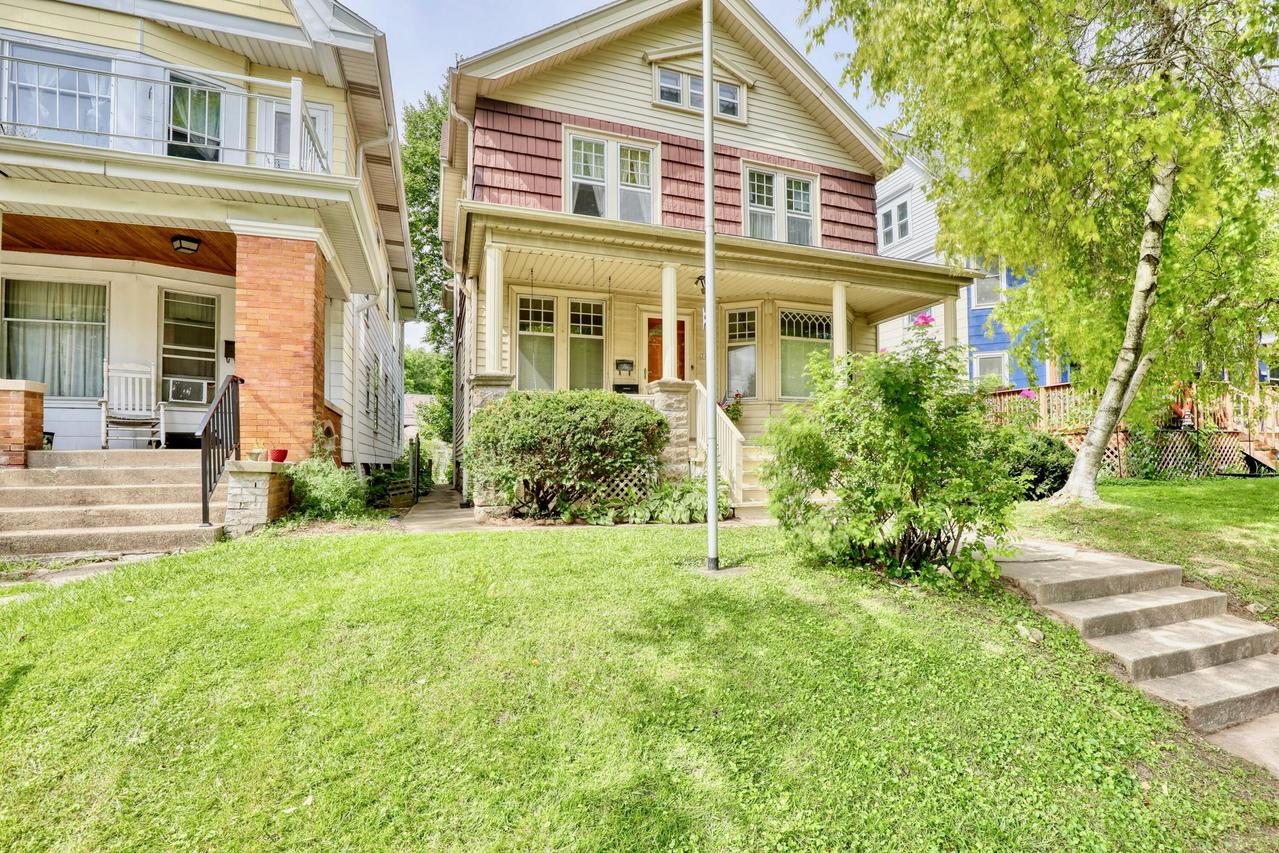 2851 S Lenox St, Milwaukee, WI 53207