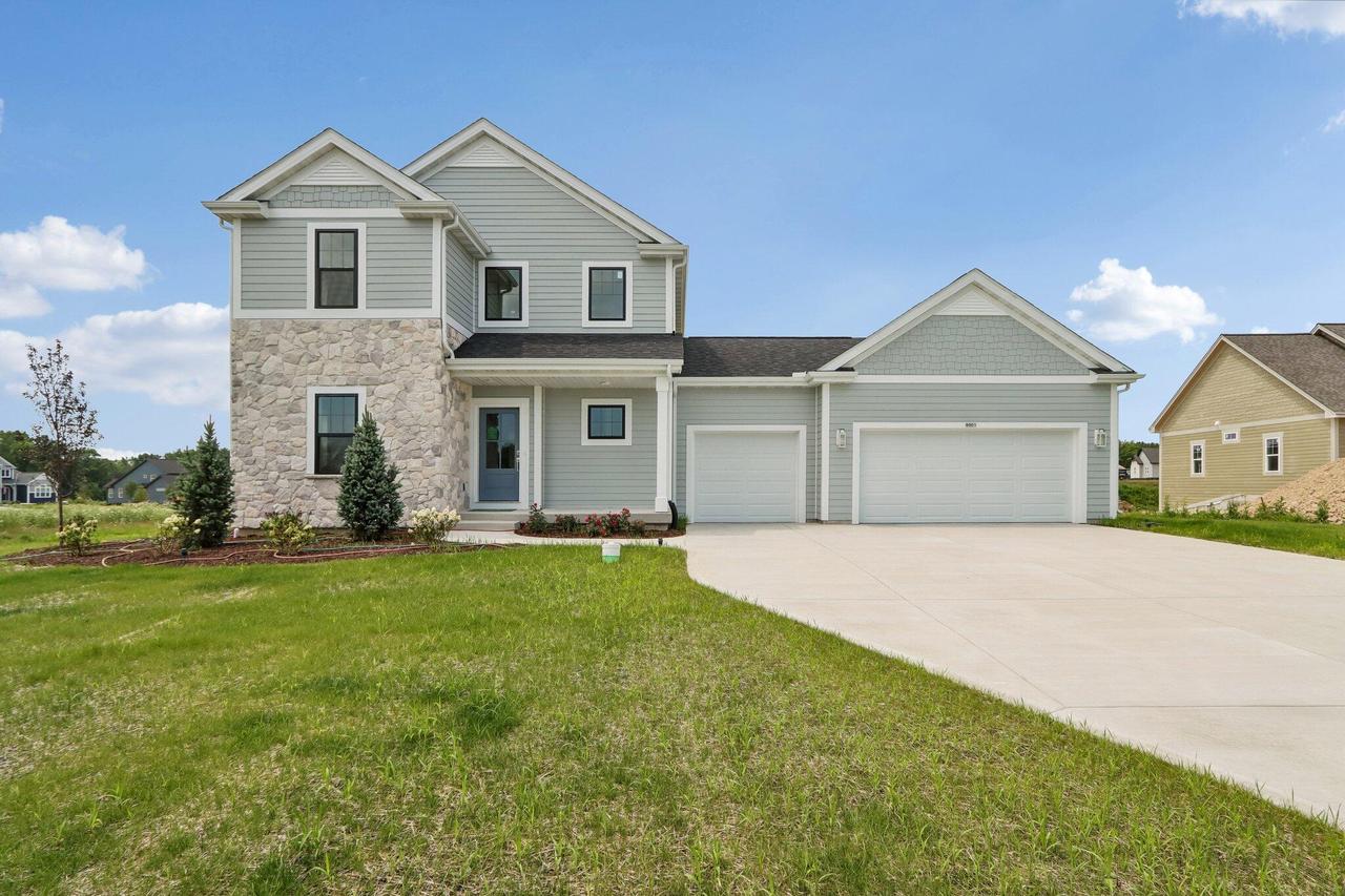 9901 N Migratory Ln, Mequon, WI 53097