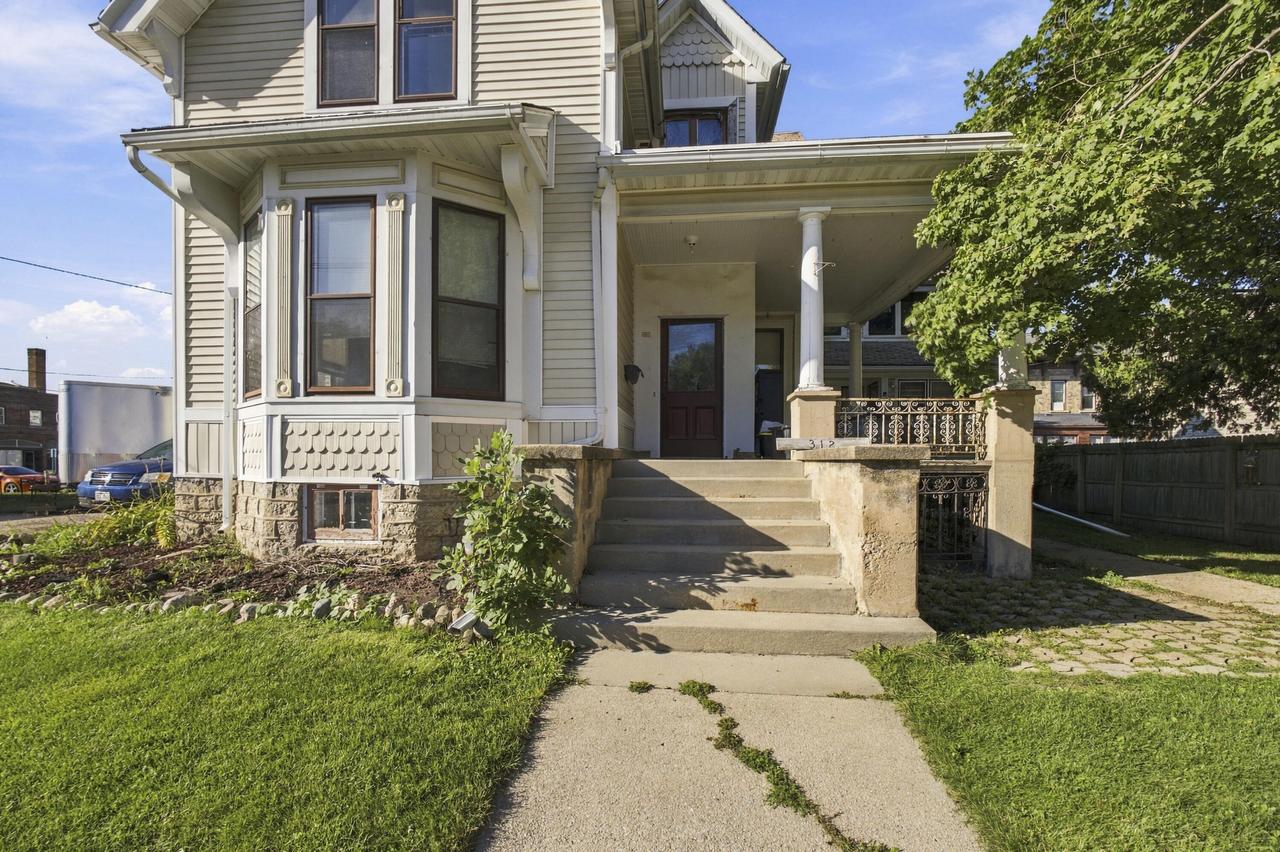 312 E Jefferson St, Waupun, WI 53963