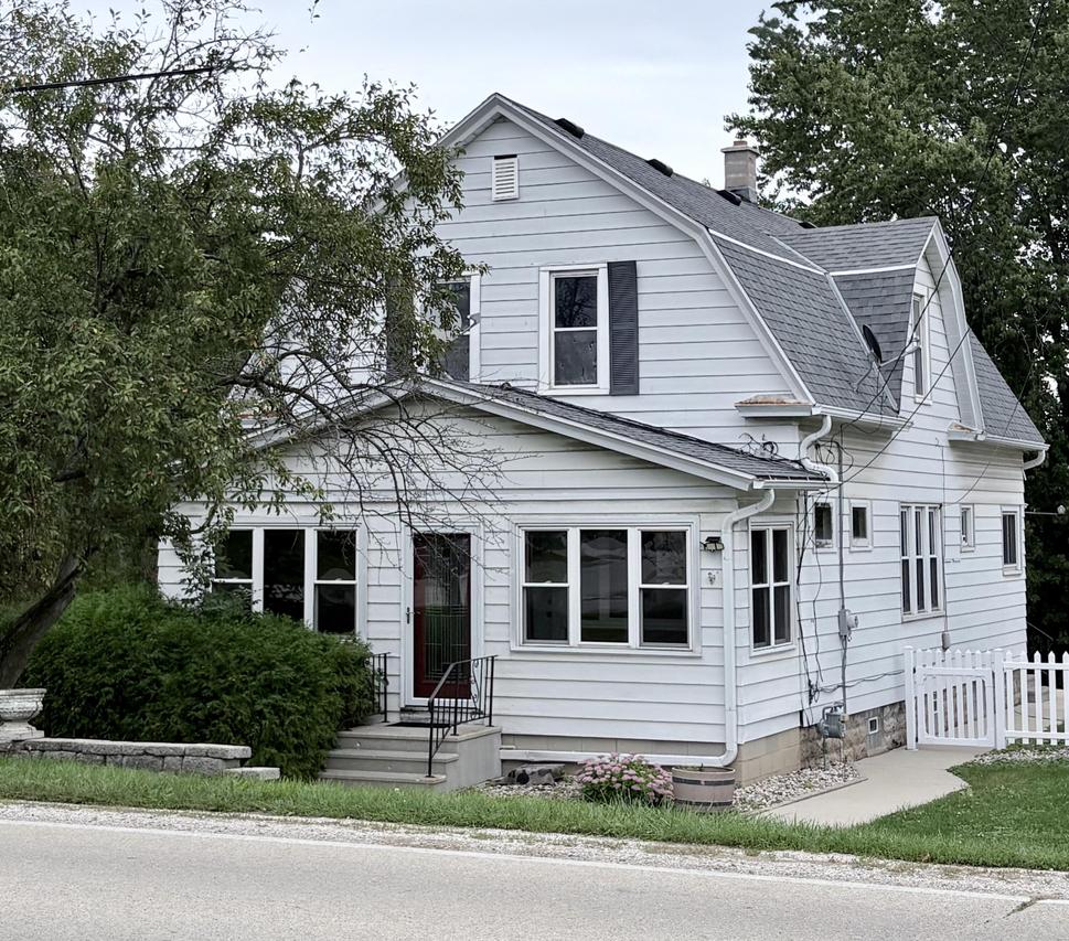8860 S 5th Ave, Oak Creek, WI 53154