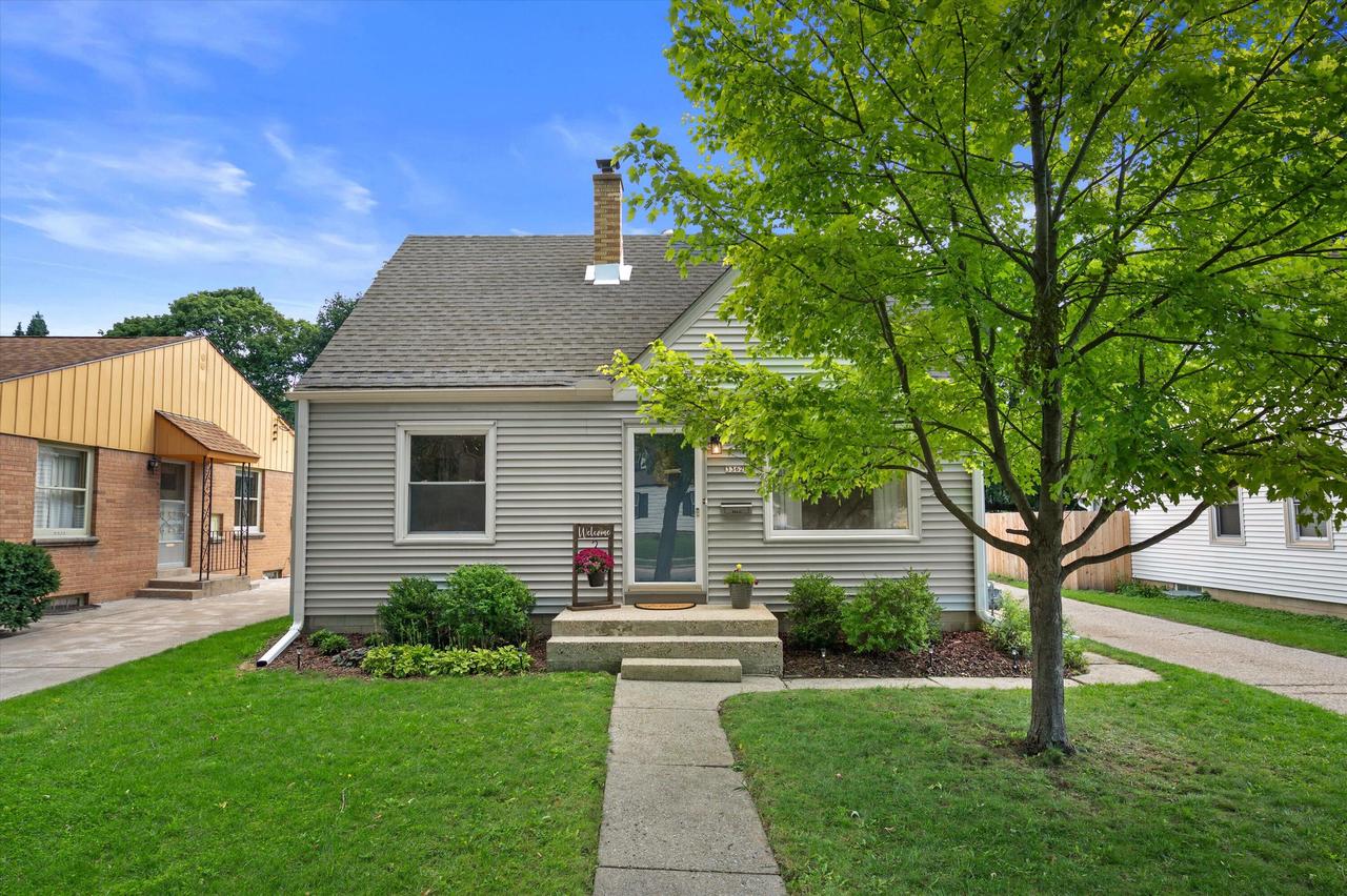 3362 N 97th St, Milwaukee, WI 53222