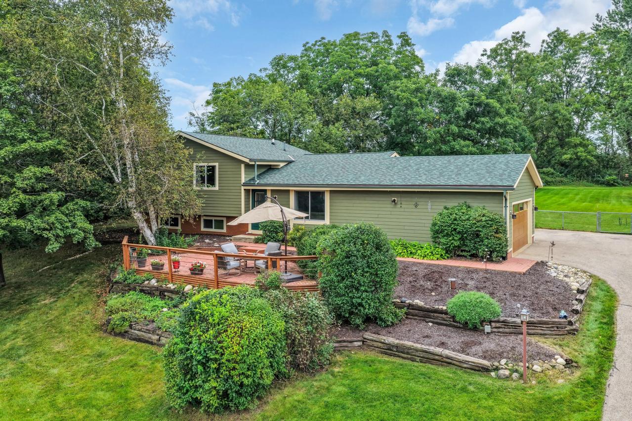 W242S7070 Cameron Dr, Vernon, WI 53189