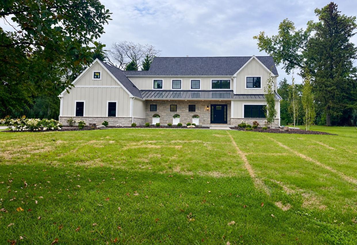 1000 E Bradley Rd, Fox Point, WI 53217