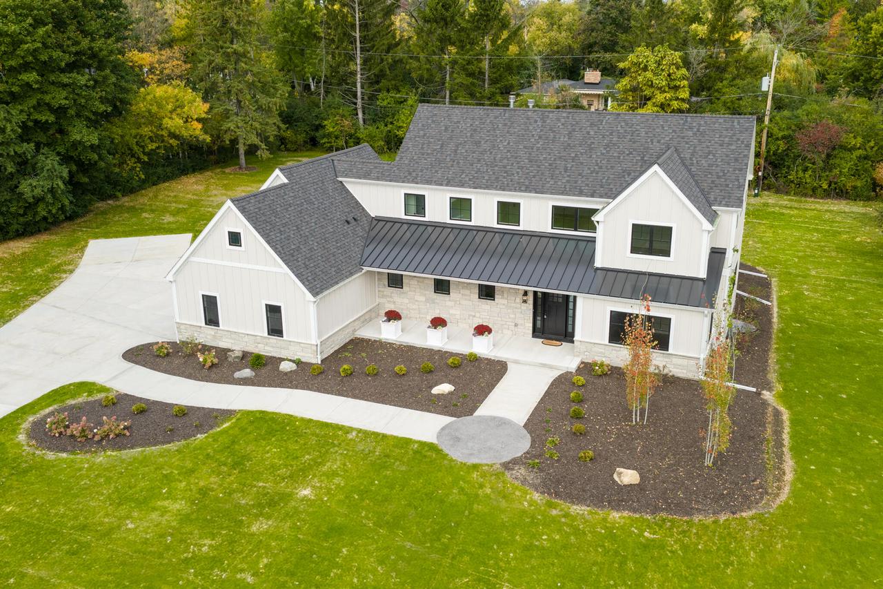 1000 E Bradley Rd, Fox Point, WI 53217