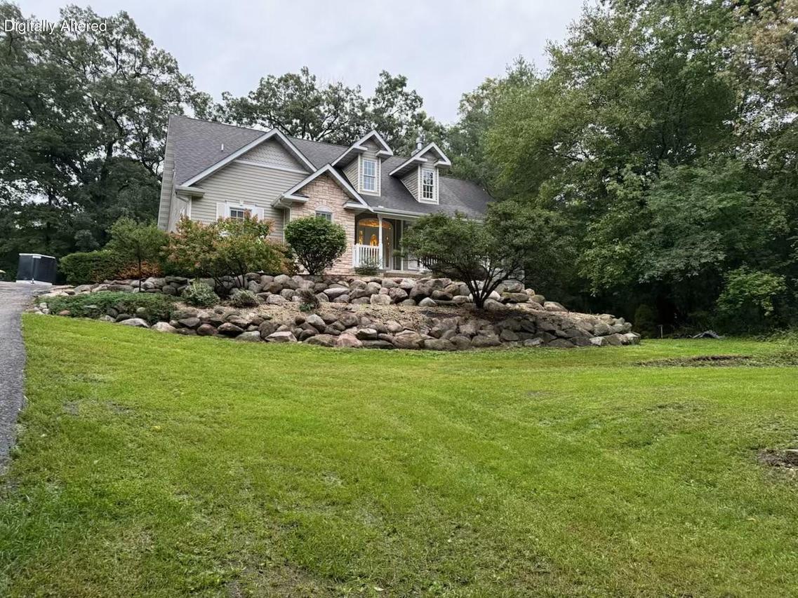 1528 E Lake Shore, Twin Lakes, WI 53181