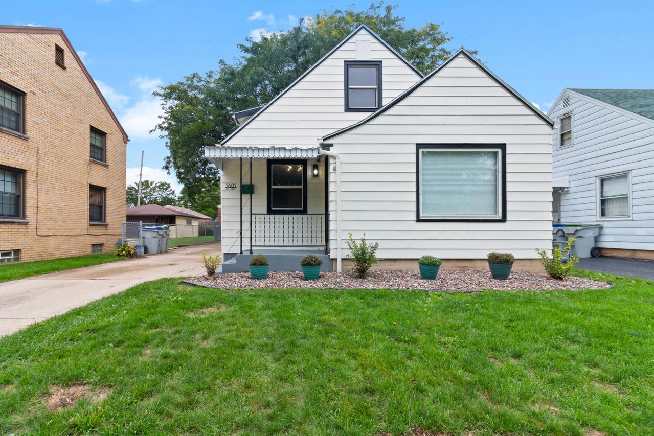 3805 S 21st St, Milwaukee, WI 53221