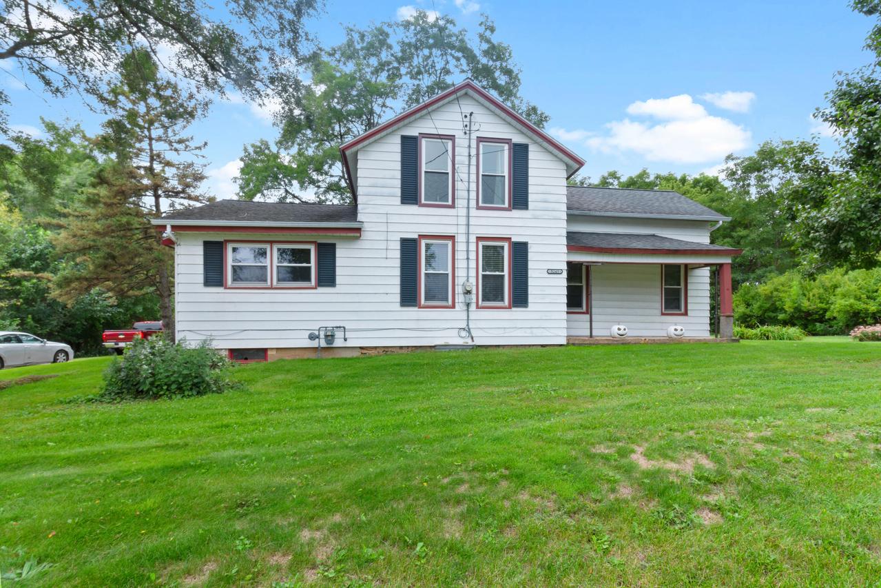 5245 S Martin Rd, New Berlin, WI 53146