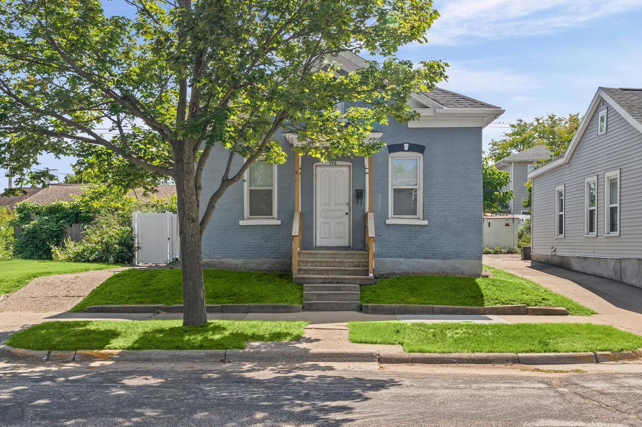 946 Hood St, La Crosse, WI 54601