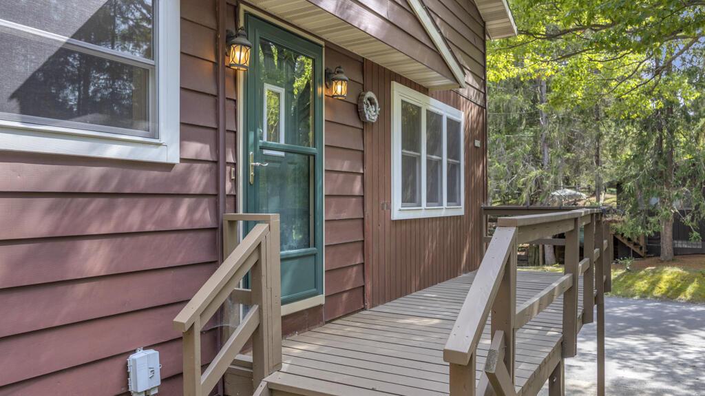 5529 Evergreen Dr., Wilson, WI 53081