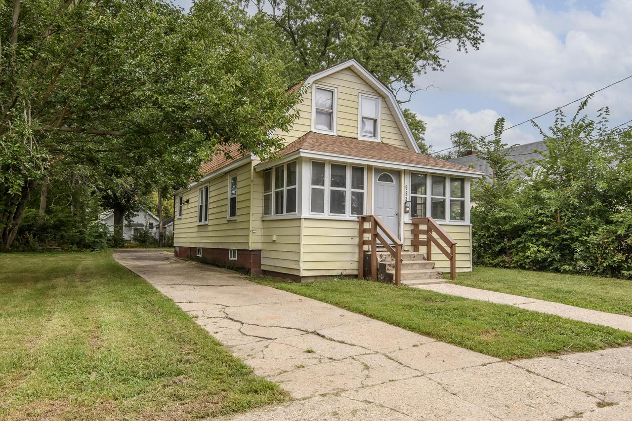923 Randall St, Beloit, WI 53511