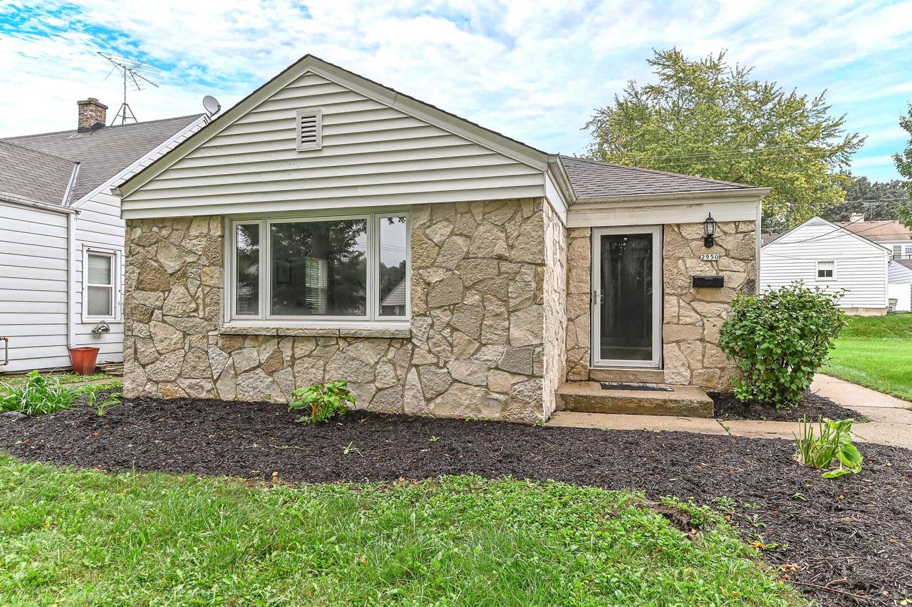 2950 N 91st St, Milwaukee, WI 53222