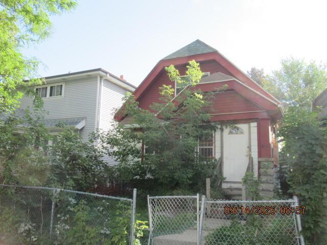3716 N 26th St, Milwaukee, WI 53206