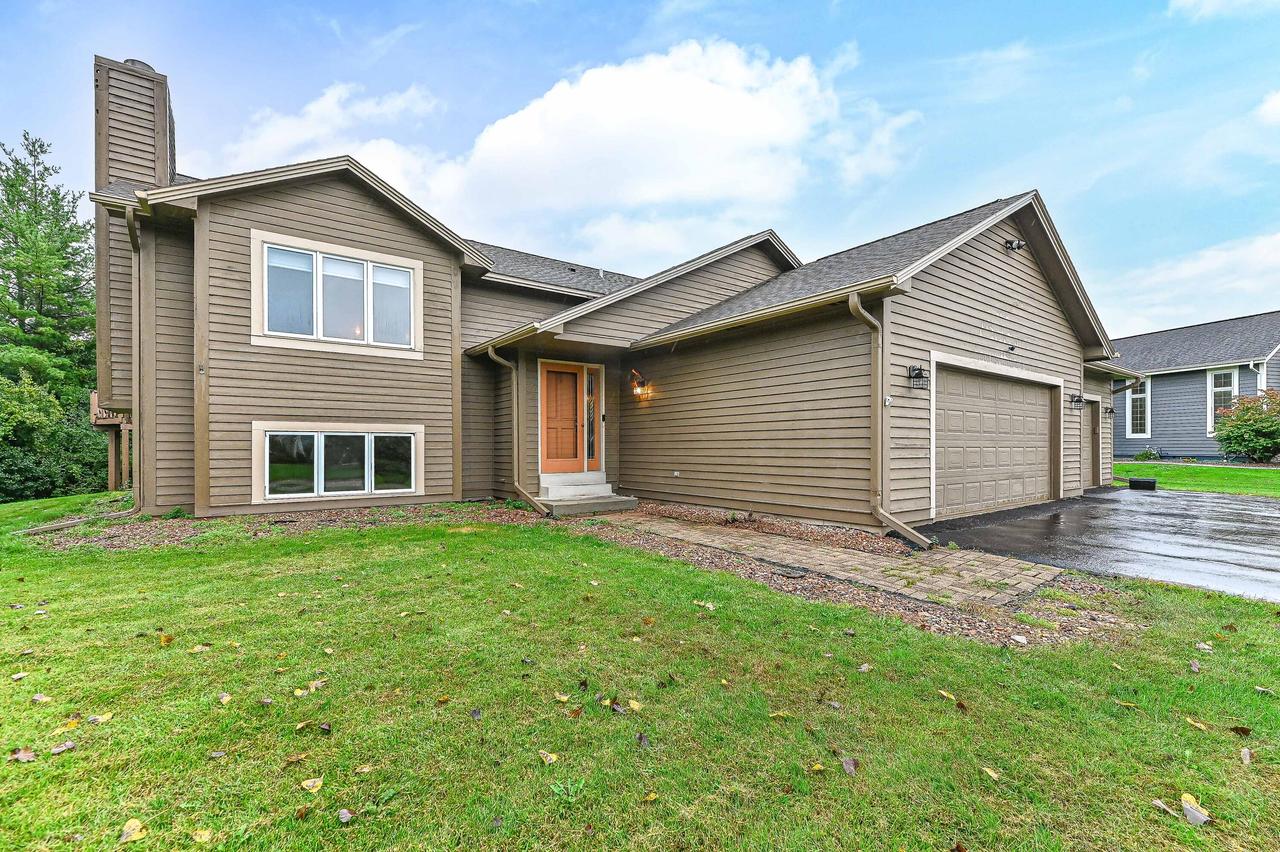 S70W19780 Thornapple Ct, Muskego, WI 53150