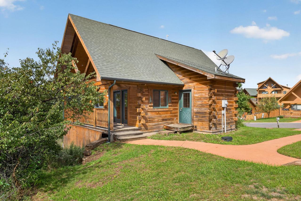 441 Overlook Ct, Warrens, WI 54666