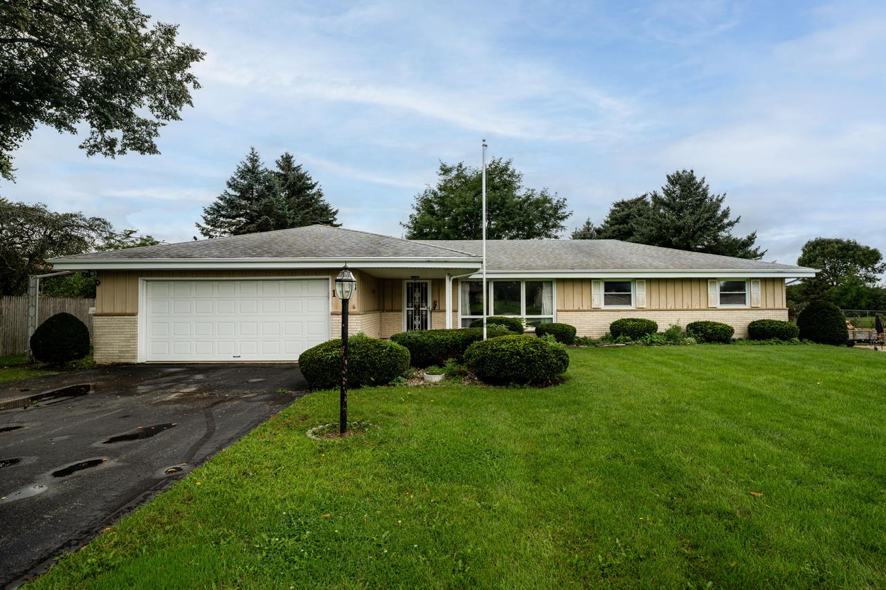 1638 Meadowlane Ave, Mount Pleasant, WI 53406