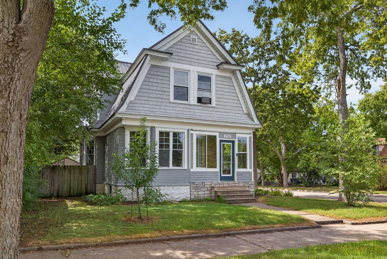 1733 Charles St., La Crosse, WI 54603