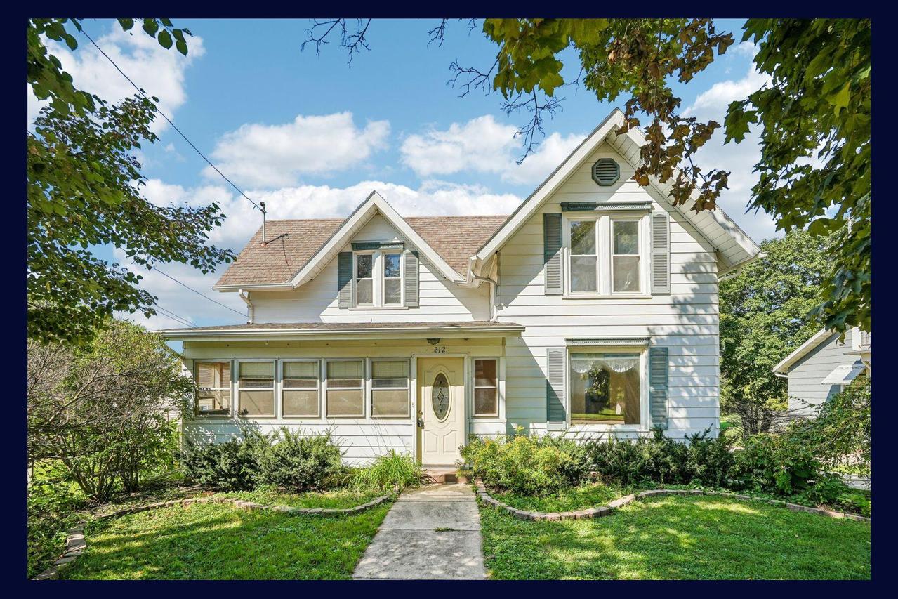 212 N Watertown St, Johnson Creek, WI 53038