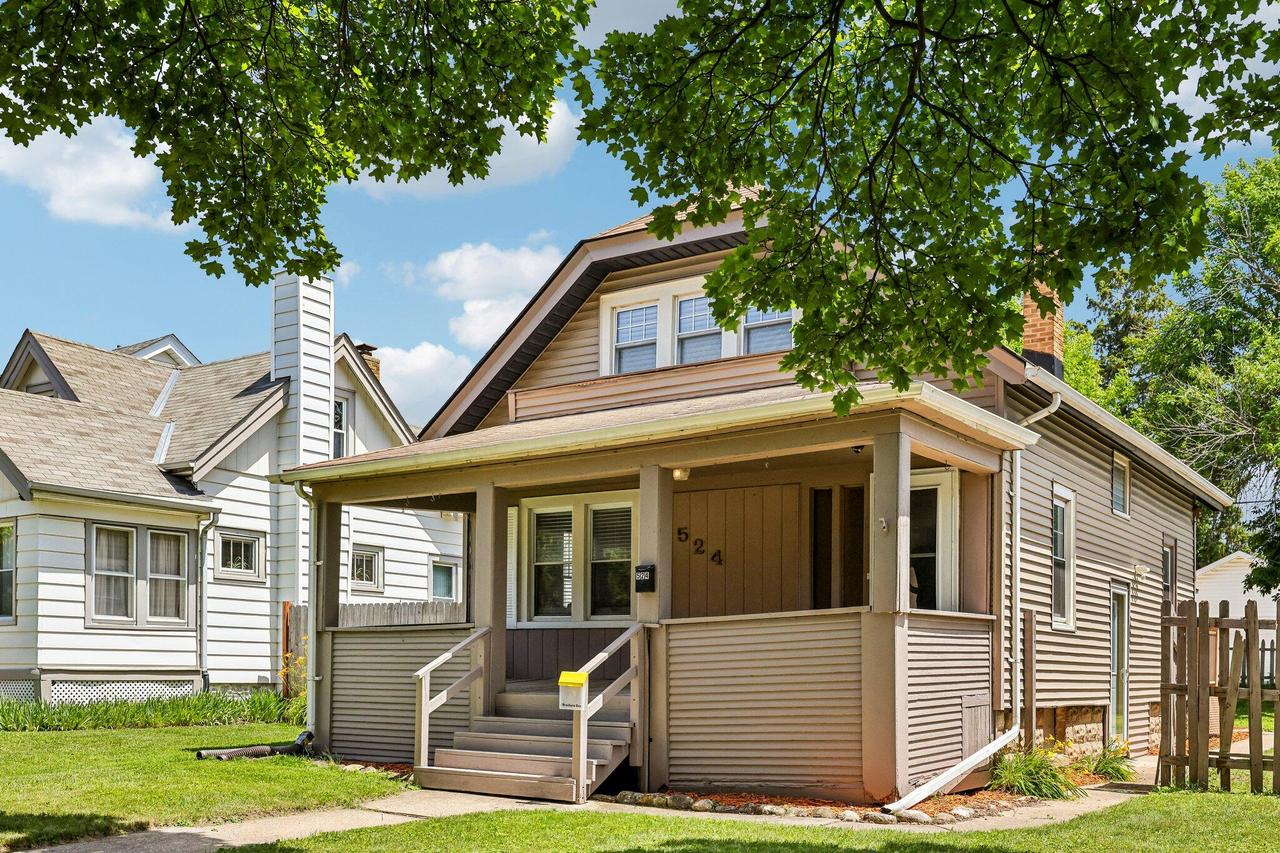 524 S Oak Park, Milwaukee, WI 53214
