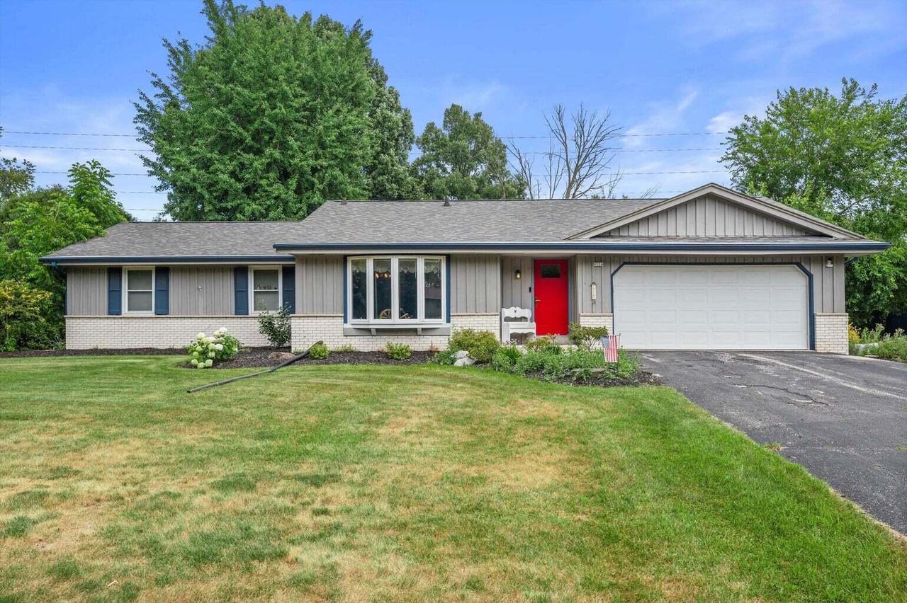 9224 N Fairy Chasm Ln, Brown Deer, WI 53223