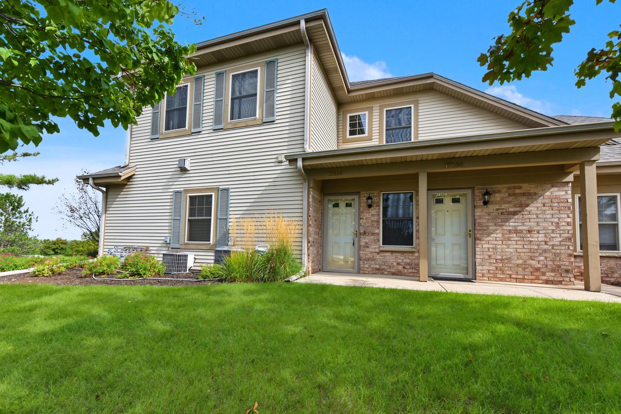 N55W17156 Ravenwood Dr #19156, Menomonee Falls, WI 53051
