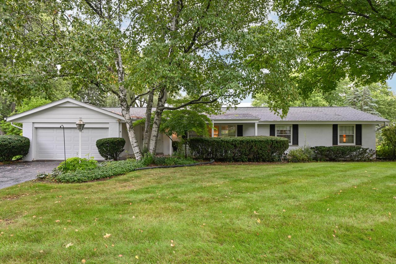 2120 Elm Tree Rd, Elm Grove, WI 53122