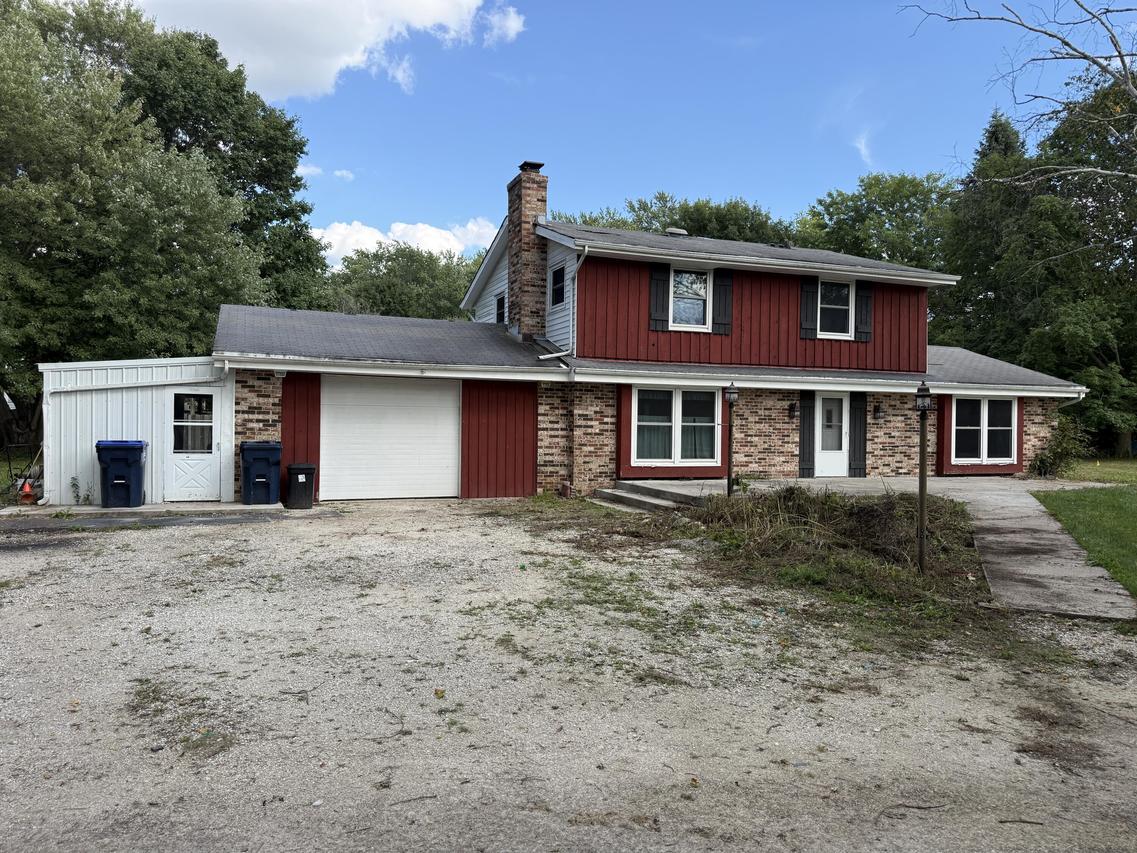 W231S6190 Charles Dr, Waukesha, WI 53189