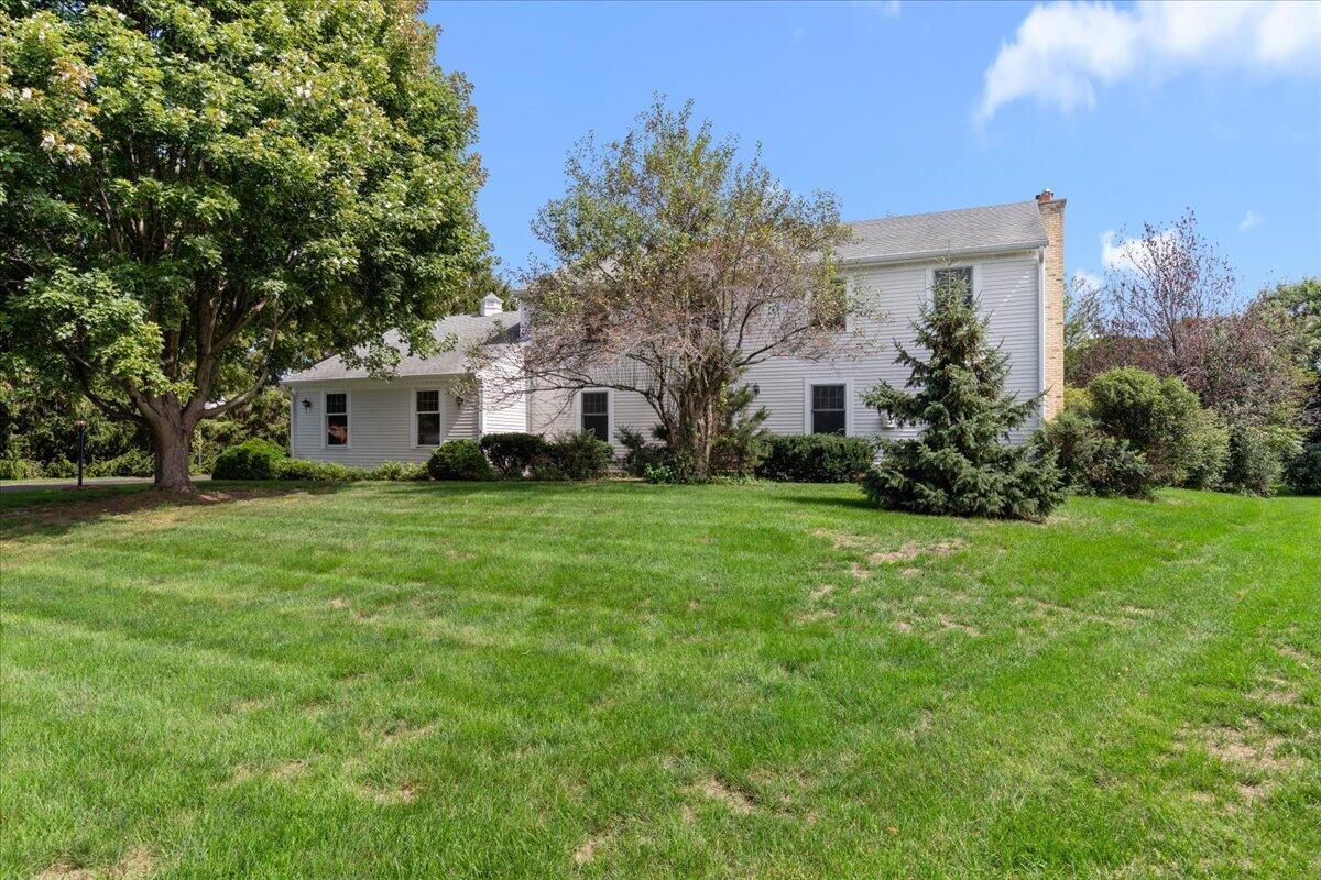 9 Cherrywood Ct, Wind Point, WI 53402