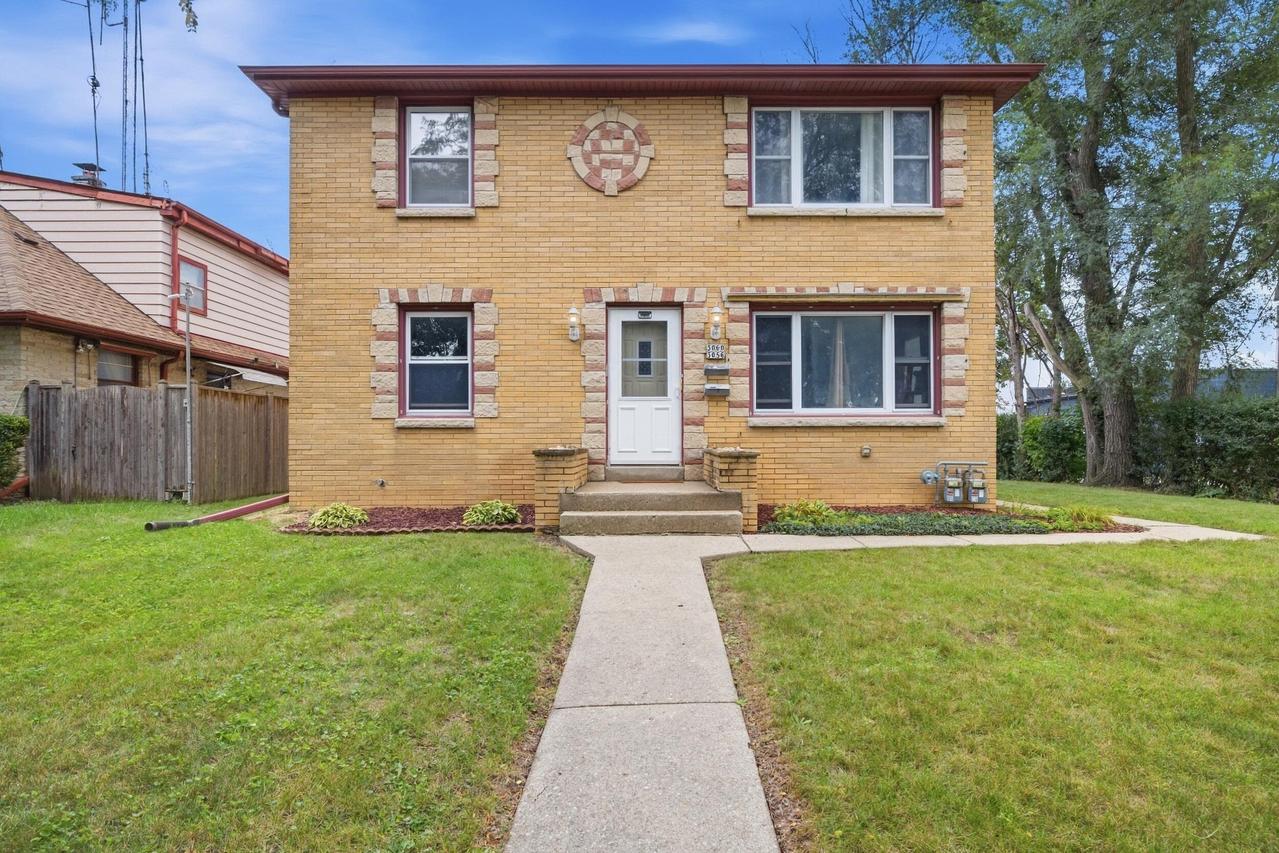 3056 S 93rd St #3060, West Allis, WI 53227