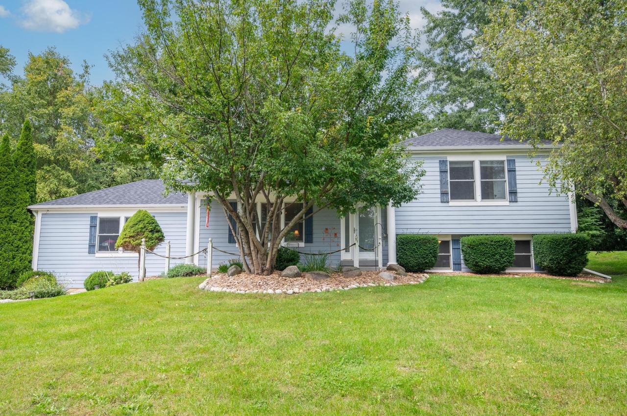 N51W27864 N Courtland Cir, Lisbon, WI 53072