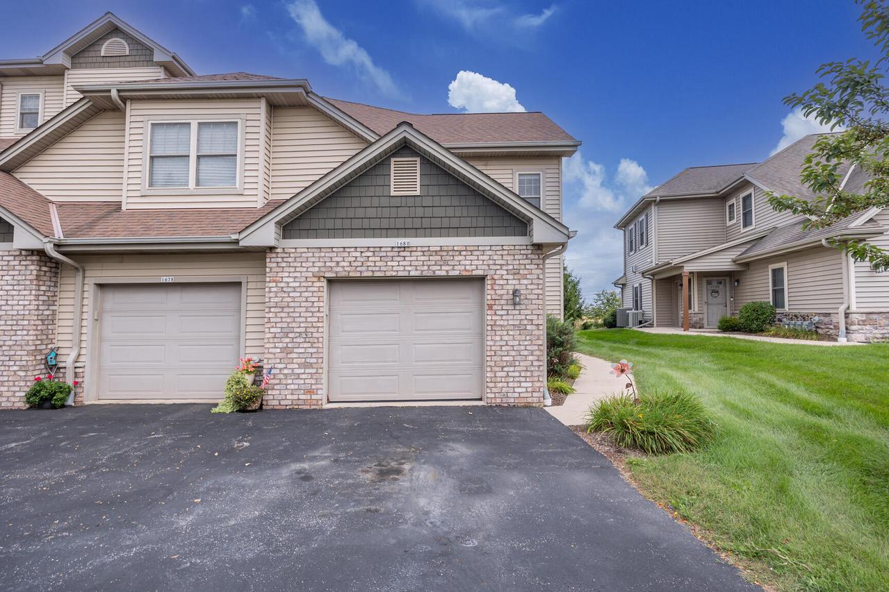 1680 New Port Vista, Port Washington, WI 53024
