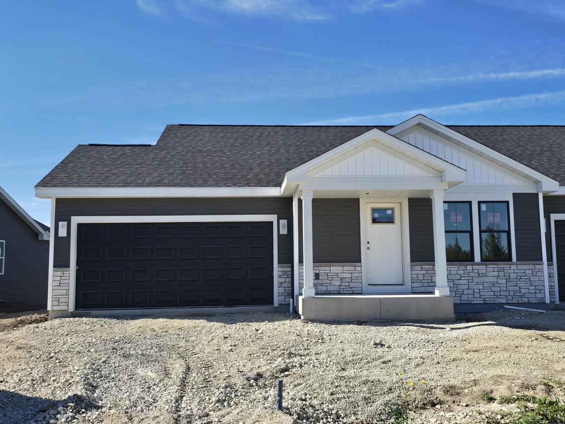 N162W21883 Poppy Rd, Jackson, WI 53037