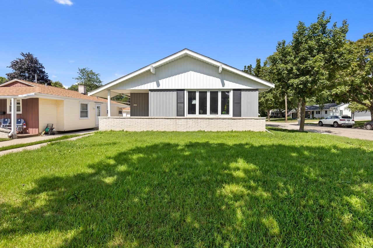 9600 W Morgan Ave, Milwaukee, WI 53228