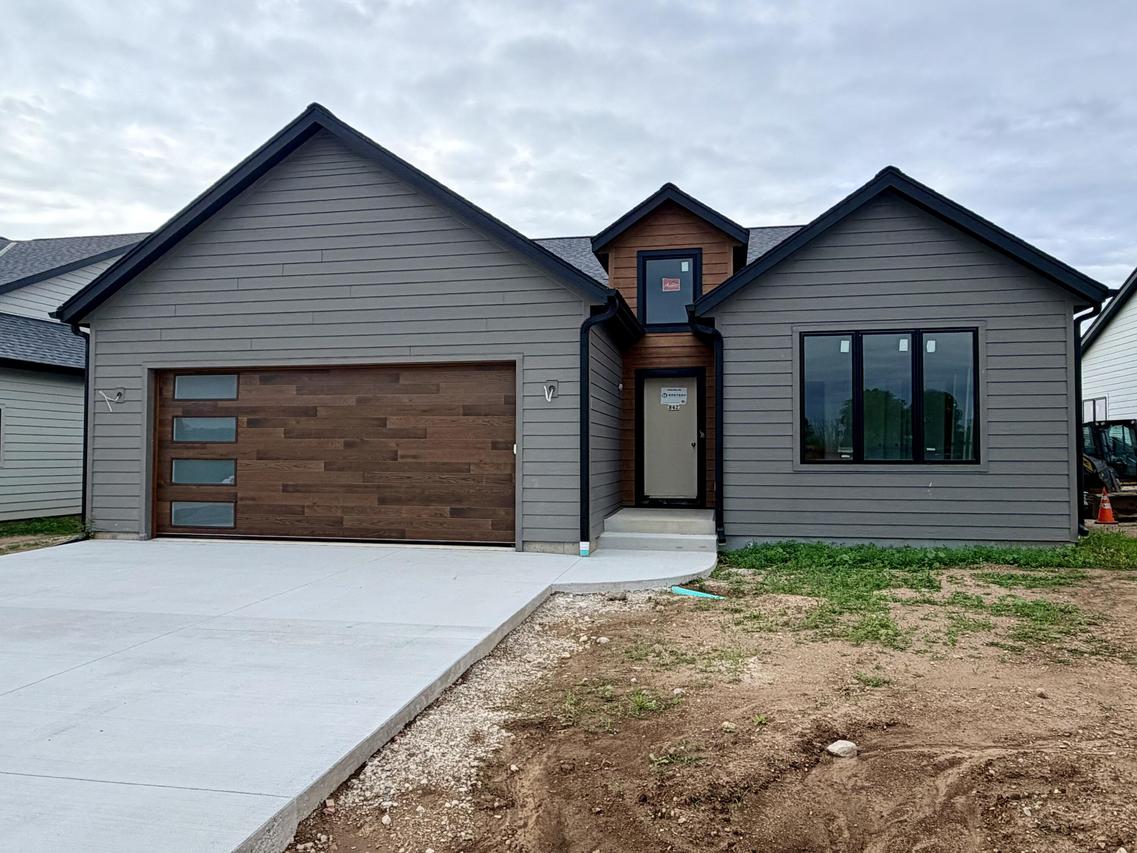 842 Stanton Way, Saukville, WI 53080