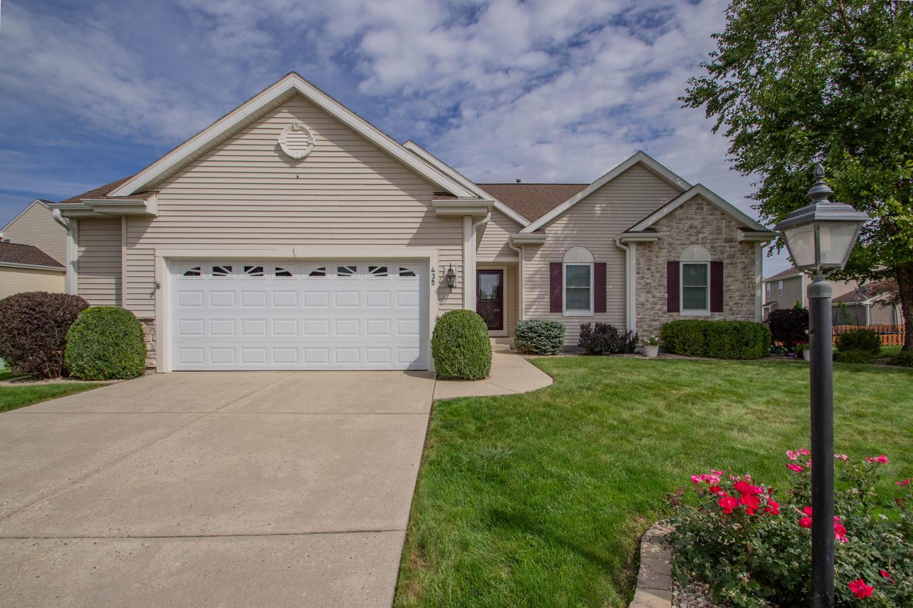 435 Crestwood Dr, Johnson Creek, WI 53038