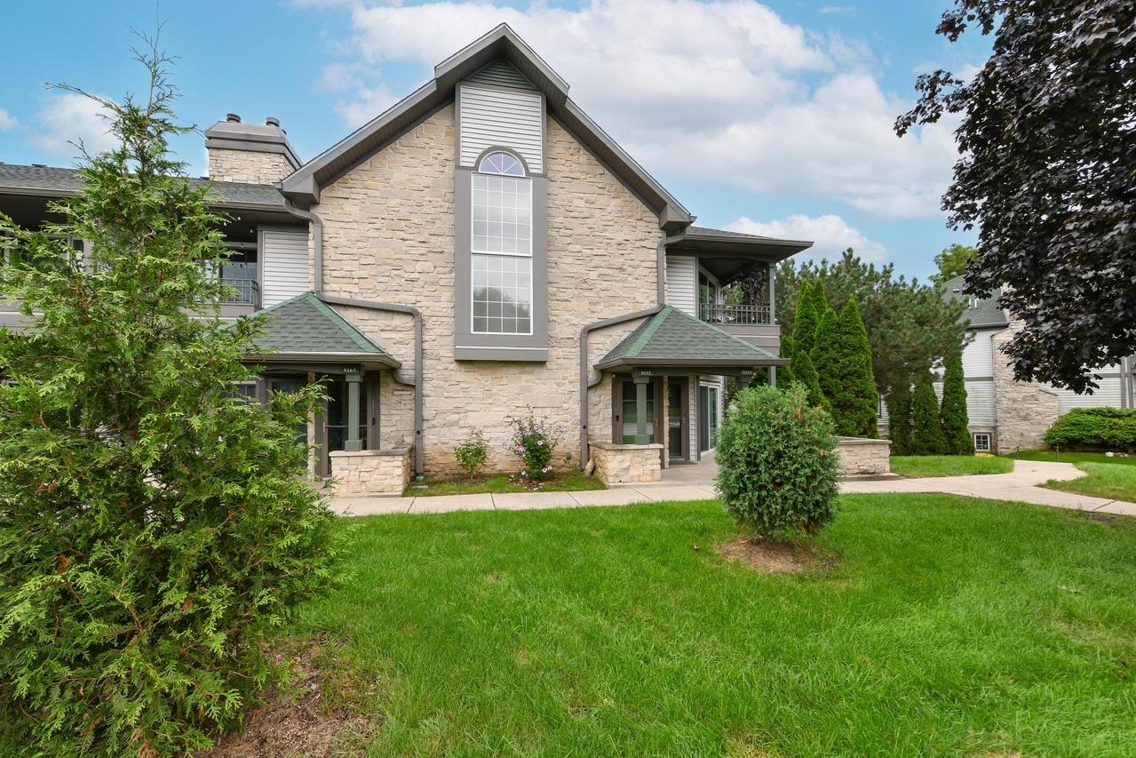 9255 W Forest Home Ave, Greendale, WI 53130