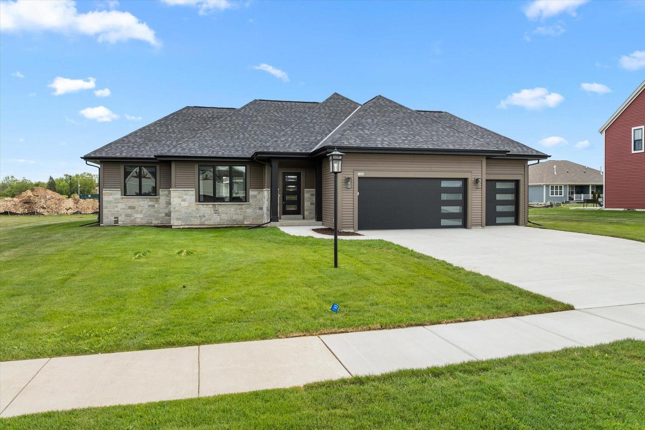 1564 Fairwinds Blvd #Lt17, Mukwonago, WI 53149