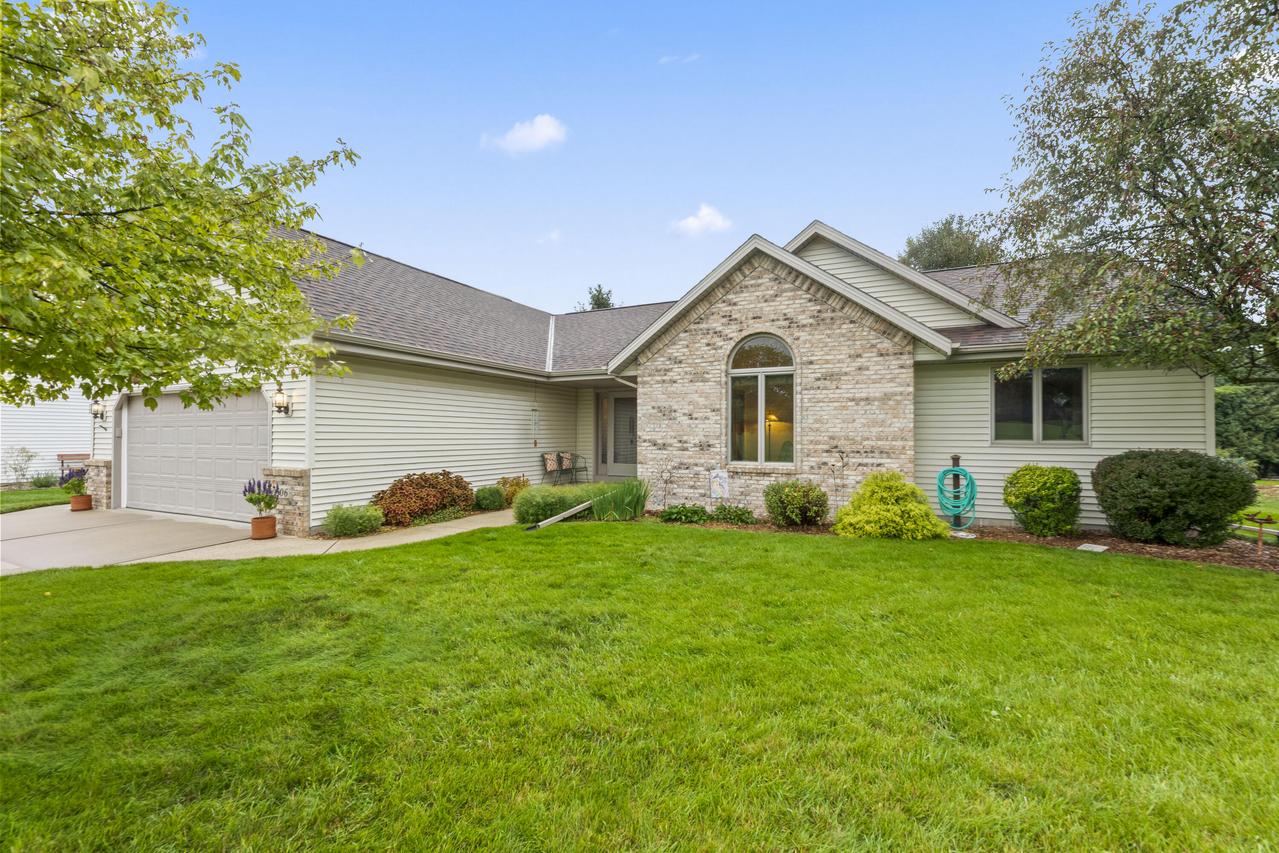 506 E Rossman St, Hartford, WI 53027