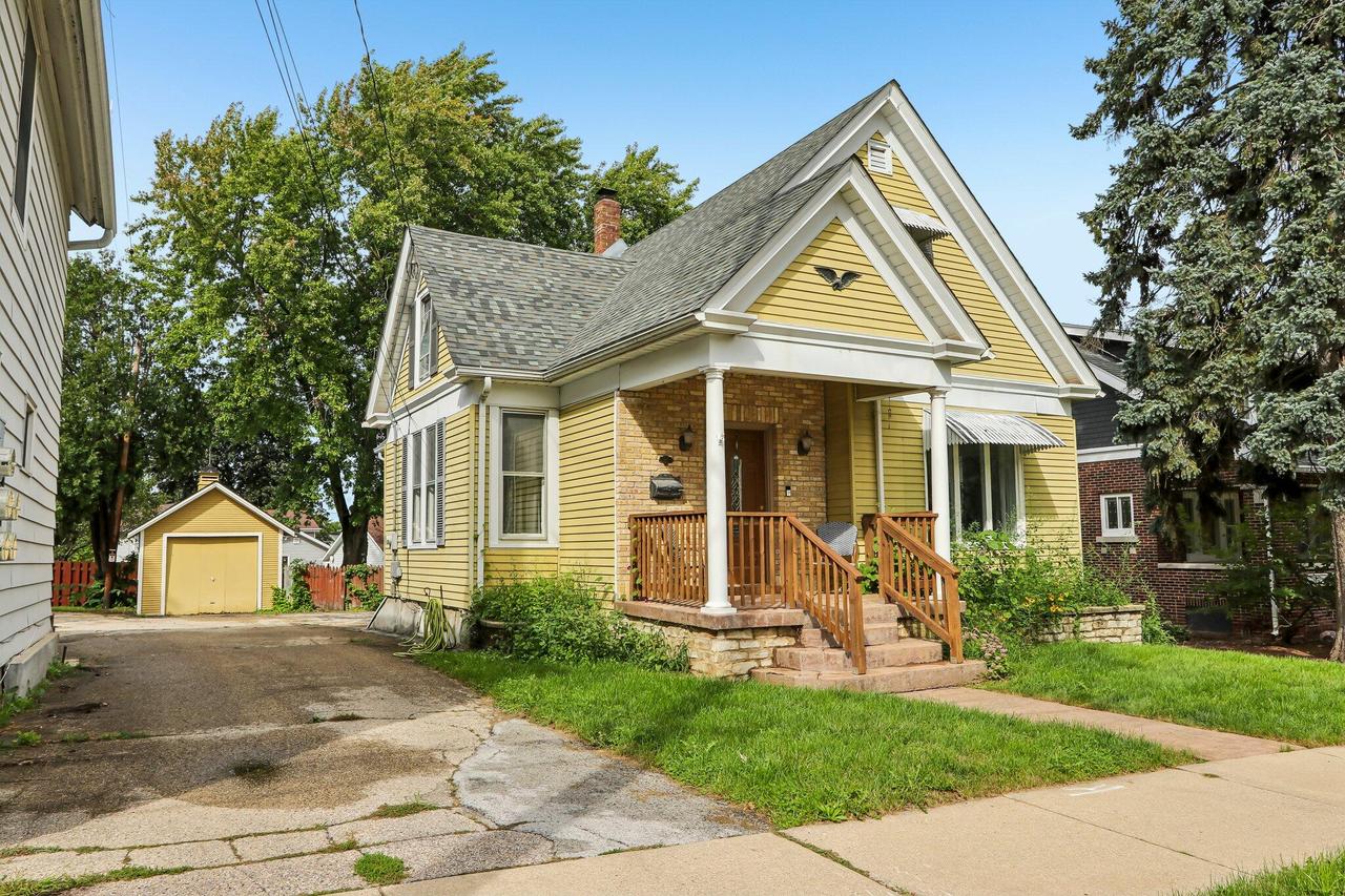 200 W State St, Burlington, WI 53105