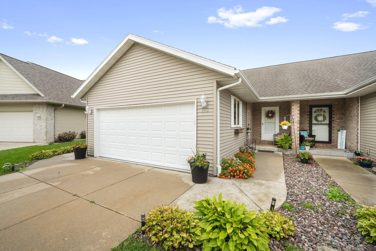 103 Concord Pl, Watertown, WI 53094
