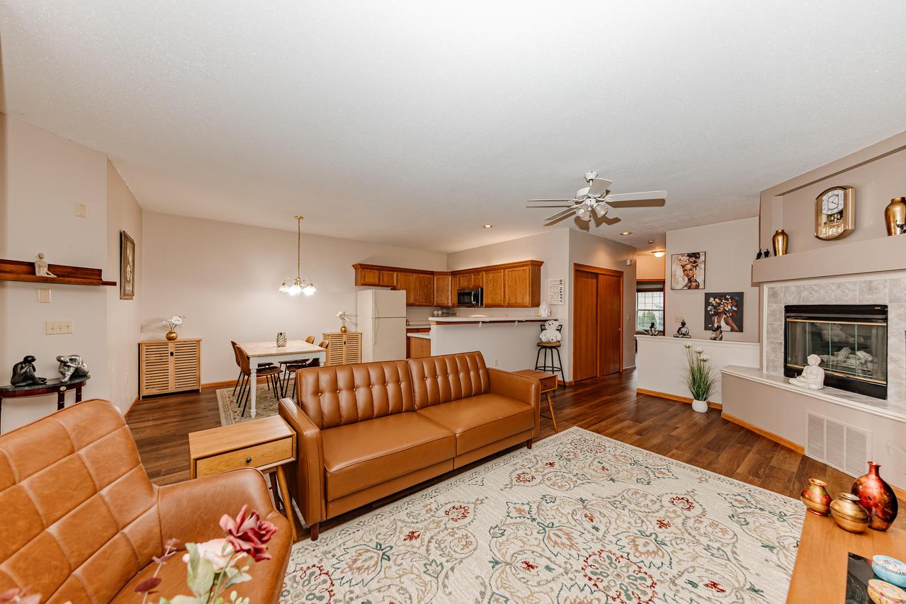 11200 W Gilbert Ave #D, Wauwatosa, WI 53226