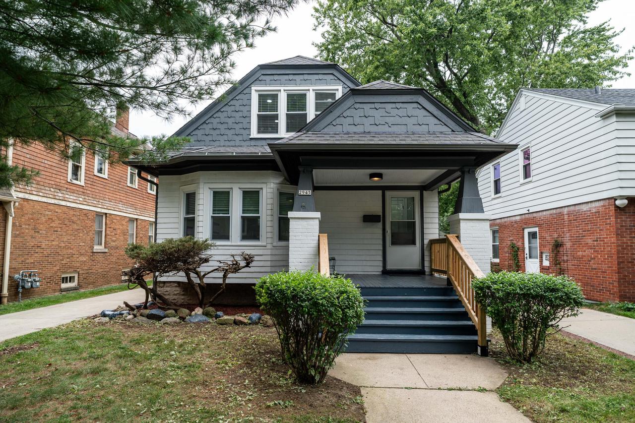 2945 N 73rd St, Milwaukee, WI 53210