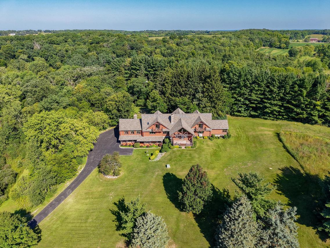 W714 Valley View, Spring Prairie, WI 53105