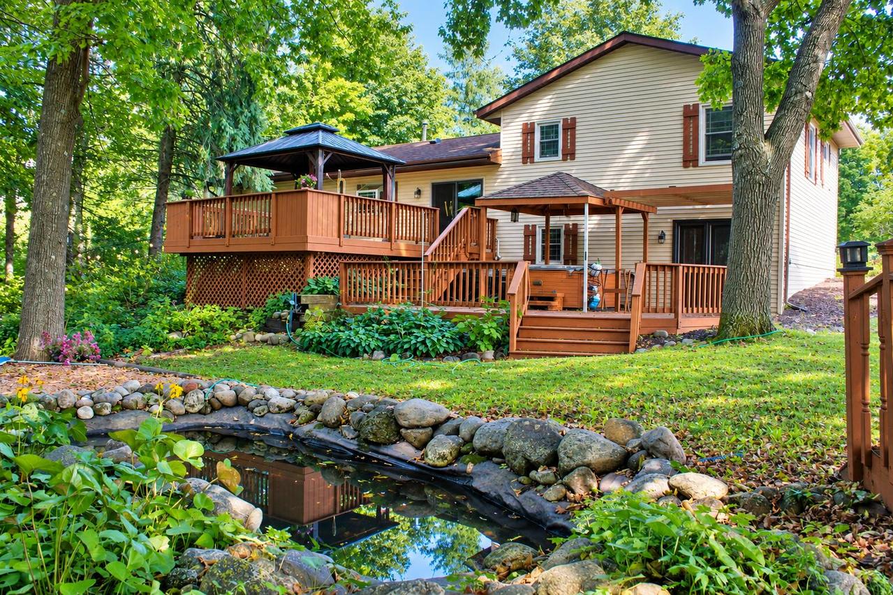 6905 Colt Cir, Barton, WI 53090